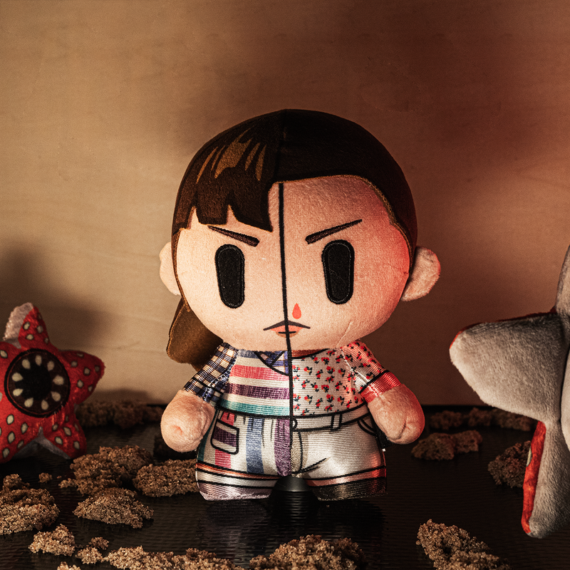 Cargue la imagen en el visor de la galería, Toys Matter Inc. Stranger Things DZNR 7&quot; Eleven Plush Toy
