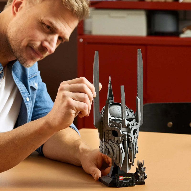 Cargue la imagen en el visor de la galería, LEGO The Lord of the Rings - Sauron's Helmet Building Toy Figure
