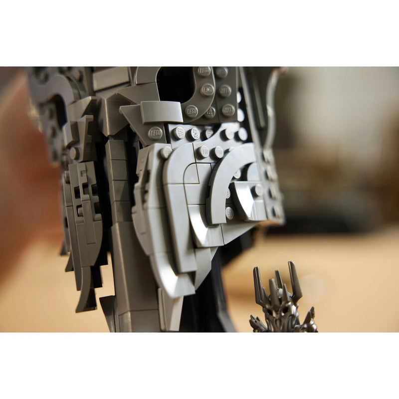 Cargue la imagen en el visor de la galería, LEGO The Lord of the Rings - Sauron's Helmet Building Toy Figure
