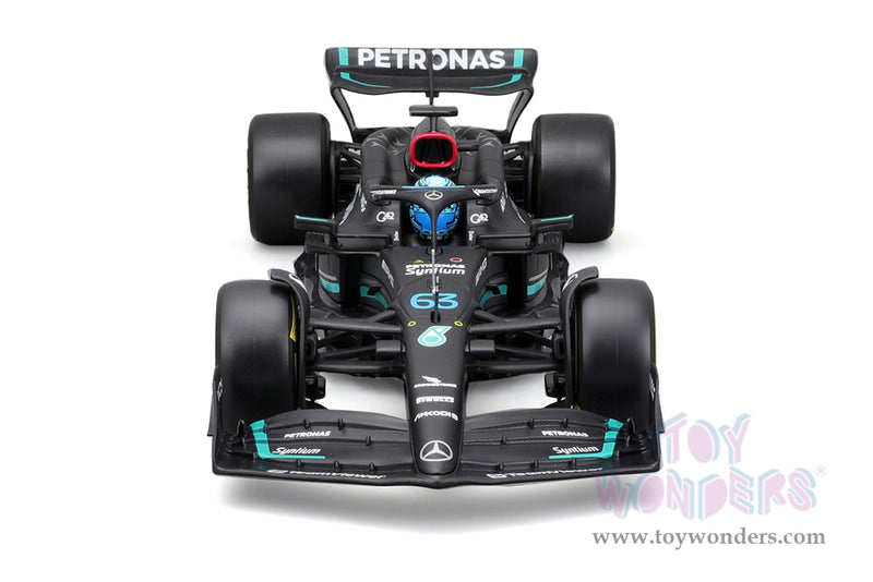 Cargue la imagen en el visor de la galería, Toy Wonders Bburago Formula Racing - Mercedes AMG Petronas George Russell with Driver Formula One F1 2023 1/24 scale Figure
