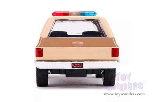 Cargue la imagen en el visor de la galería, Hollywood Rides Stranger Things - 1980 Hopper's Chevrolet Blazer Hawkins Police Dept 1/32 Die-Cast Toy Car
