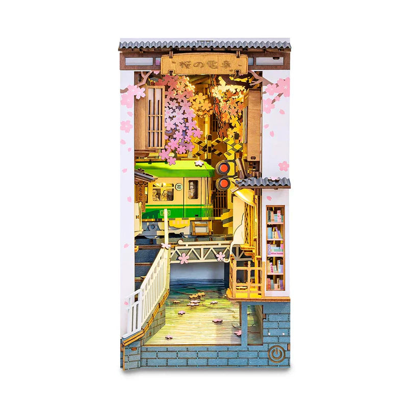 Chargez l&#39;image dans la visionneuse de la galerie, Robotime Rolife - Sakura Densya DIY Book Nook Shelf Insert Figure
