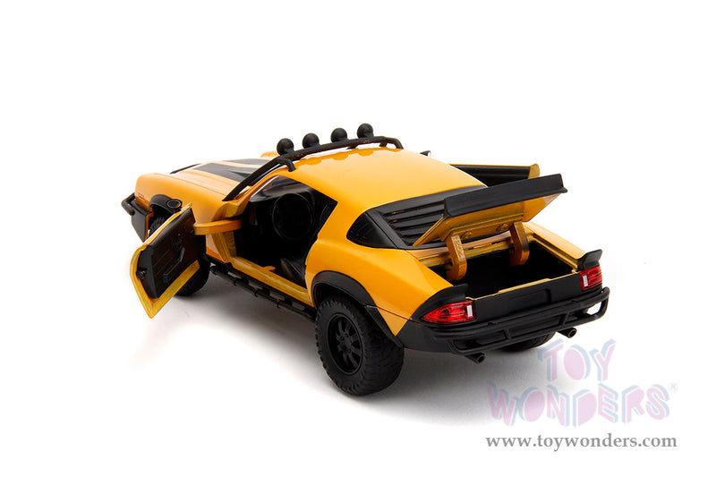 Load image into Gallery viewer, Toy Wonders Hollywood Rides Transformers 7 - 1977 Chevrolet® Camaro® Bumblebee with Transformers Diecast Statue 1/24 Die Cast Vehicle

