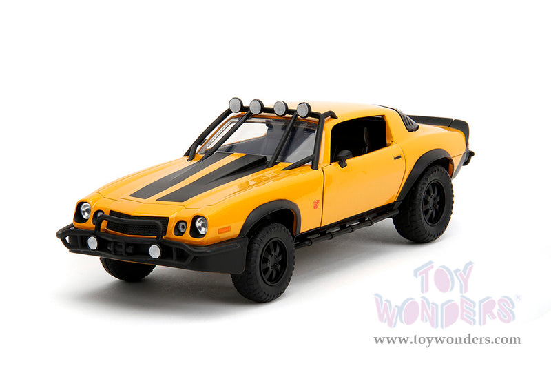 Load image into Gallery viewer, Toy Wonders Hollywood Rides Transformers 7 - 1977 Chevrolet® Camaro® Bumblebee with Transformers Diecast Statue 1/24 Die Cast Vehicle

