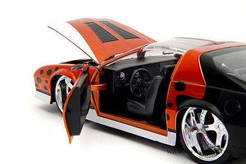 Jada Toys - Hollywood Rides: Chevrolet® Camaro® Diecast Z/28 with Chester Cheetah Figurine 1:24 Scale Car