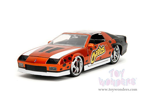 Jada Toys - Hollywood Rides: Chevrolet® Camaro® Diecast Z/28 with Chester Cheetah Figurine 1:24 Scale Car