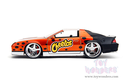 Jada Toys - Hollywood Rides: Chevrolet® Camaro® Diecast Z/28 with Chester Cheetah Figurine 1:24 Scale Car