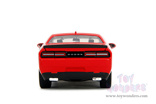 Chargez l&#39;image dans la visionneuse de la galerie, Hollywood Rides: Dodge Challenger SRT with Glenn The Walking Dead Diecast Jada Toys Figure
