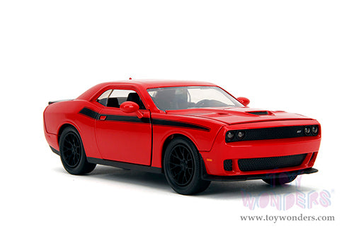 Chargez l&#39;image dans la visionneuse de la galerie, Hollywood Rides: Dodge Challenger SRT with Glenn The Walking Dead Diecast Jada Toys Figure
