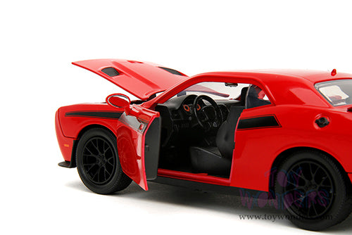 Chargez l&#39;image dans la visionneuse de la galerie, Hollywood Rides: Dodge Challenger SRT with Glenn The Walking Dead Diecast Jada Toys Figure
