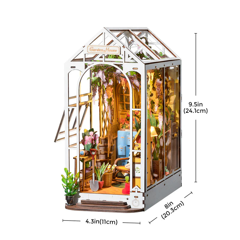 Chargez l&#39;image dans la visionneuse de la galerie, Robotime Rolife - Holiday Garden House DIY Book Nook Kit Figure
