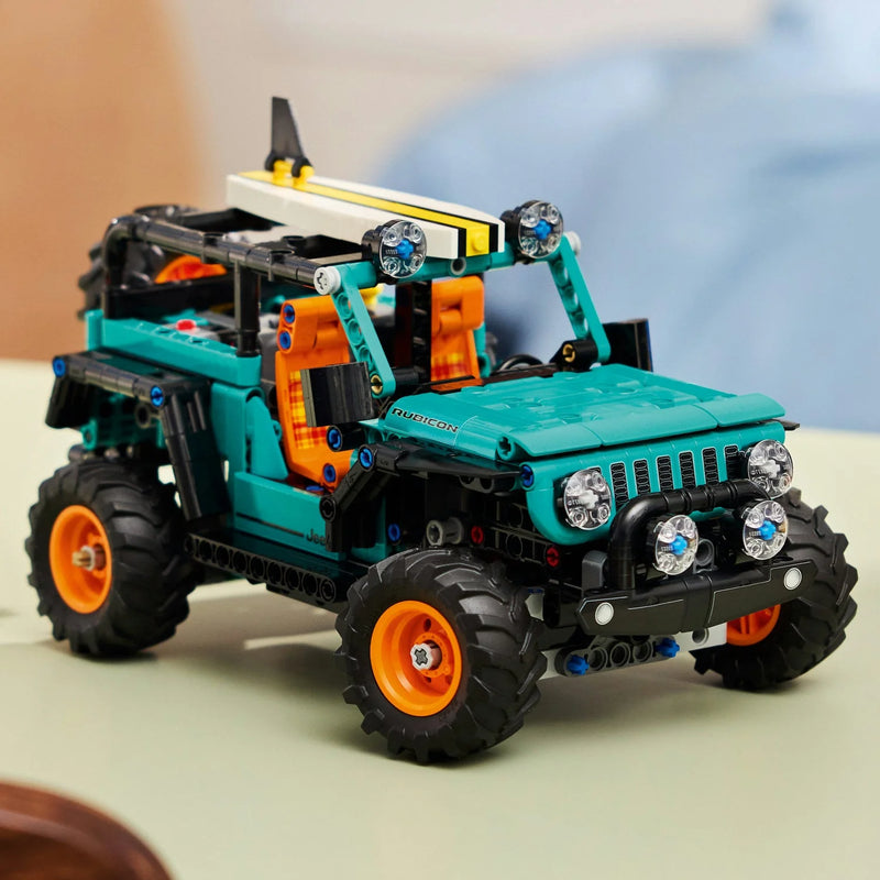 Load image into Gallery viewer, Lego Jeep Wrangler - Rubicon SUV Figure
