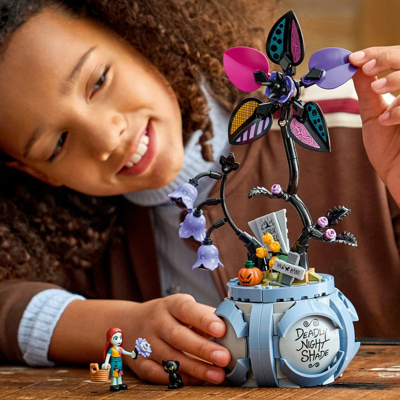 Load image into Gallery viewer, Lego: Disney The Nightmare Before Christmas - Sally's Flowerpot Figure
