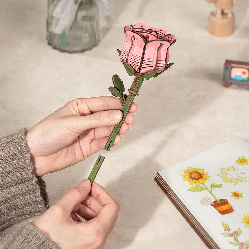 Load image into Gallery viewer, Robotime Rowood - DIY Wooden Flower Bouquet 3D Wooden Puzzle Figure
