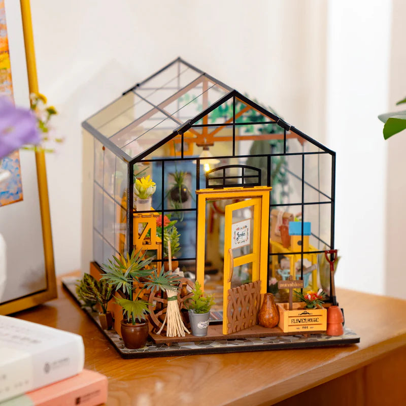 Cargue la imagen en el visor de la galería, Robotime Rolife - Cathy&#39;s Flower House DIY Miniature House Figure
