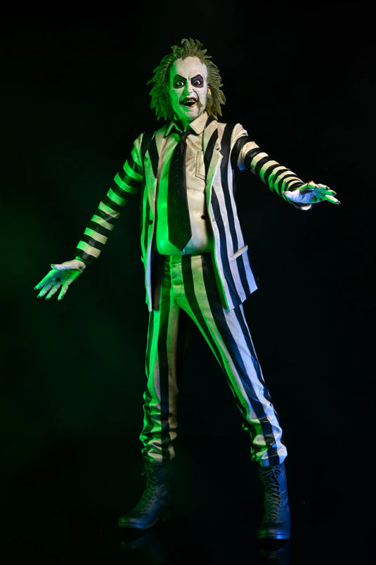 Neca Beetlejuice 1988 - Striped Suit Beetlejuice 1/4 Scale Figure