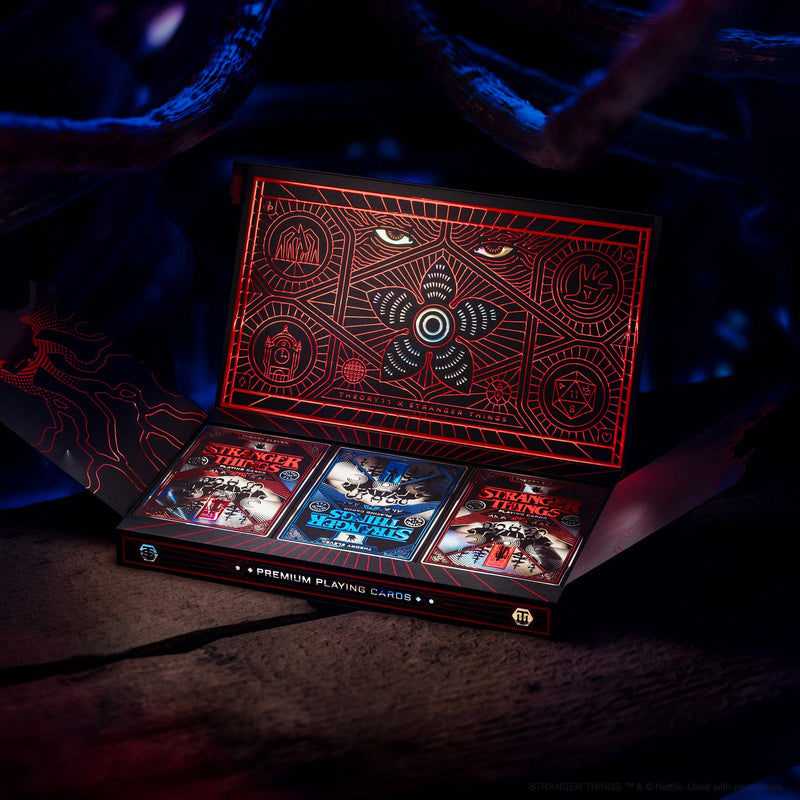 Cargue la imagen en el visor de la galería, Stranger Things - Characters Playing Cards
