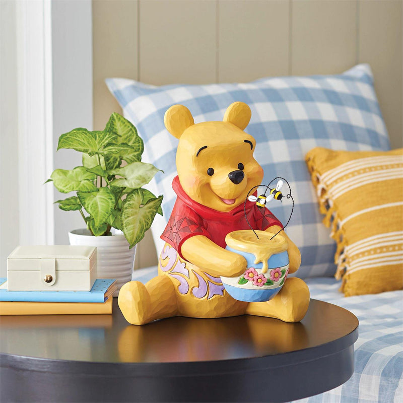 Chargez l&#39;image dans la visionneuse de la galerie, Enesco: Disney - Winnie the Pooh - Pooh with Honey Pot Figure
