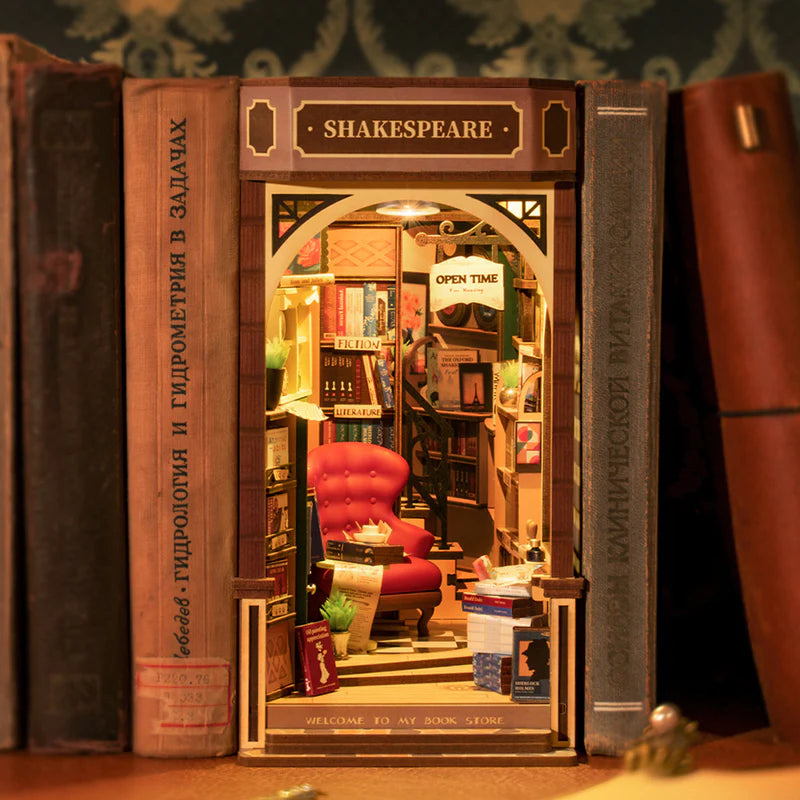 Chargez l&#39;image dans la visionneuse de la galerie, Robotime Rolife - Shakespeare Bookstore DIY Book Nook Shelf Insert Kit Figure

