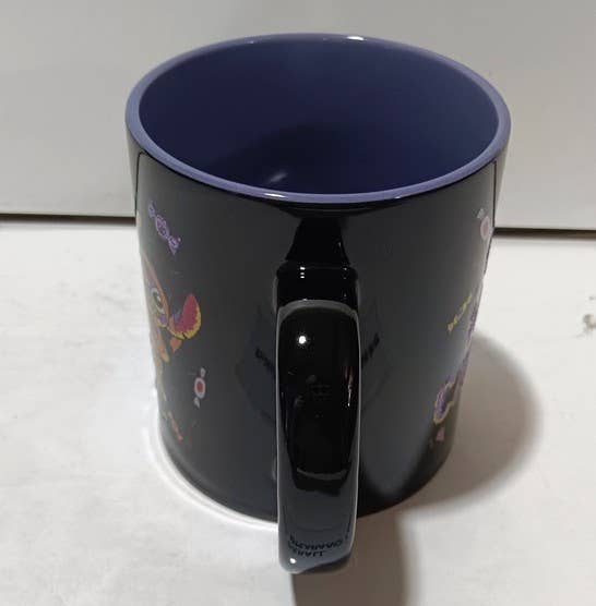 Load image into Gallery viewer, Lilo &amp; Stitch Halloween Give Me Candy *Glitter* 20oz Mug
