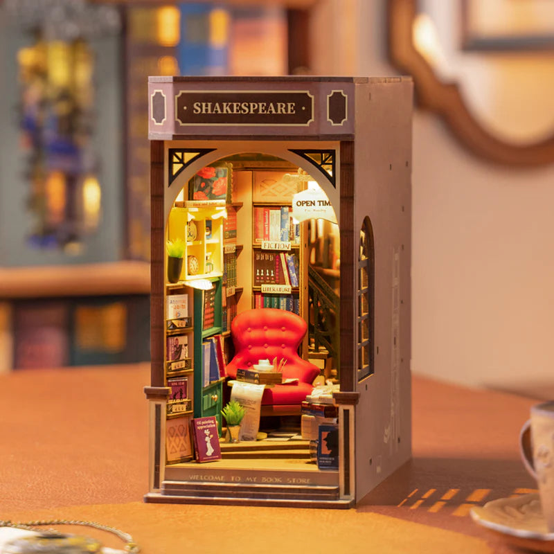 Chargez l&#39;image dans la visionneuse de la galerie, Robotime Rolife - Shakespeare Bookstore DIY Book Nook Shelf Insert Kit Figure
