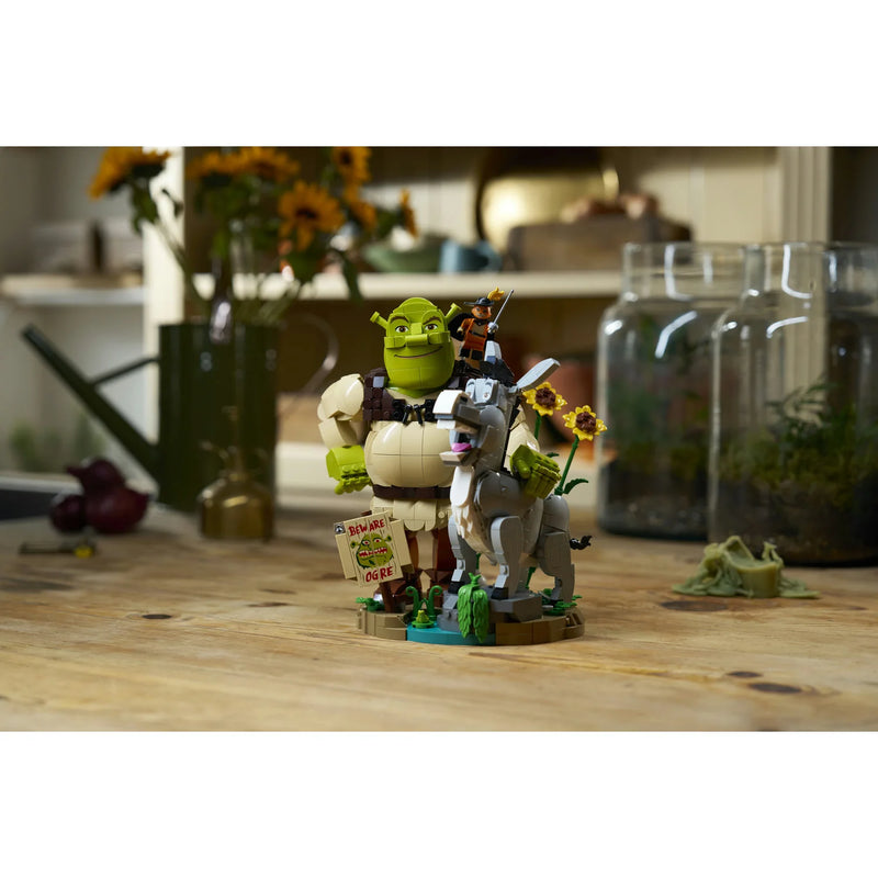 Cargue la imagen en el visor de la galería, LEGO DreamWorks Shrek - Donkey &amp; Puss in Boots Building Toy Figure
