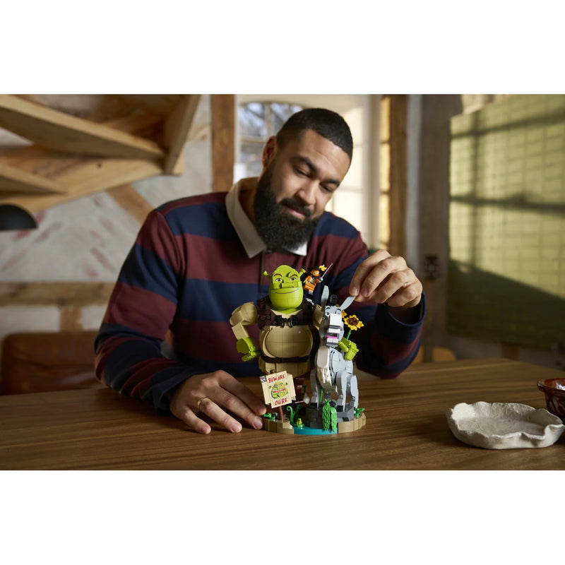 Cargue la imagen en el visor de la galería, LEGO DreamWorks Shrek - Donkey &amp; Puss in Boots Building Toy Figure
