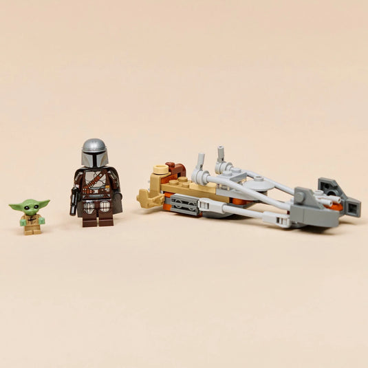 LEGO Star Wars - The Mandalorian & Grogu's Speeder Bike Building Toy Figure