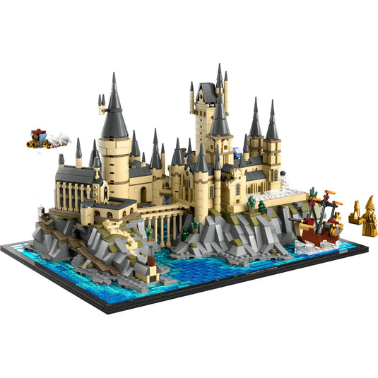 Lego: Harry Potter - Hogwarts™ Castle And Grounds Figure