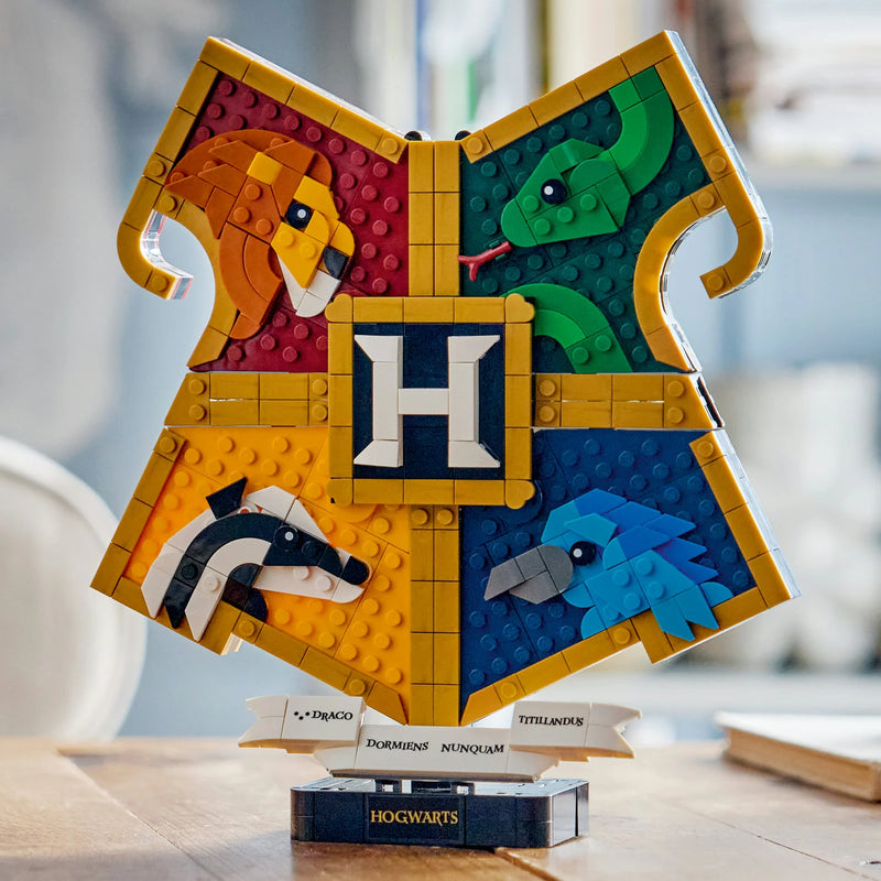 Cargue la imagen en el visor de la galería, Lego: Harry Potter - Hogwarts™ House Crest Building Figure
