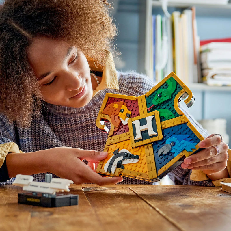 Cargue la imagen en el visor de la galería, Lego: Harry Potter - Hogwarts™ House Crest Building Figure
