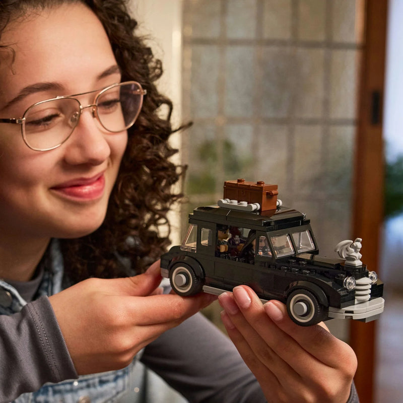 Load image into Gallery viewer, Lego: Wednesday Addams - Morticia's Cottage Figure
