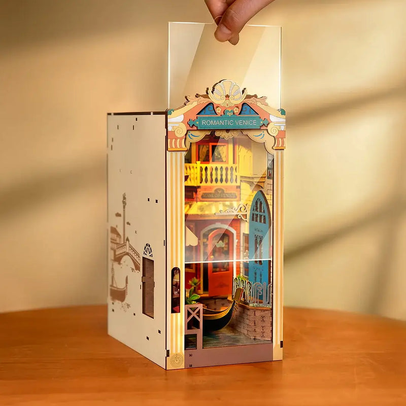 Load image into Gallery viewer, Robotime - Romantic Venice Rolife DIY Book Nook Crafts figure

