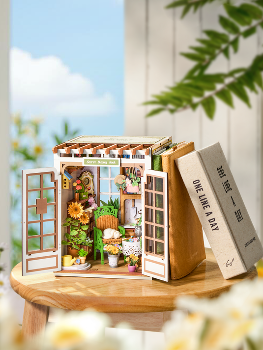 Robotime Rolife - Secret Bloomy Nook DIY Book Nook Shelf Insert