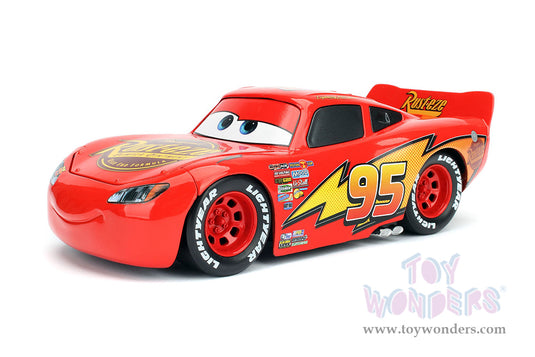 Jada Toys - Hollywood Rides: Lightning McQueen #95 Red with Extra Wheels Disney & Pixar Figurine 1:24 Scale Car