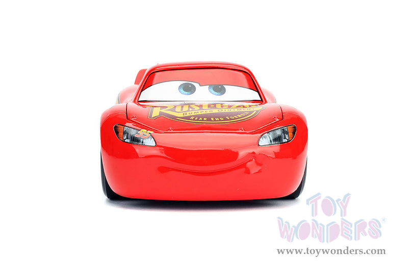 Load image into Gallery viewer, Jada Toys - Hollywood Rides: Lightning McQueen #95 Red with Extra Wheels Disney &amp; Pixar Figurine 1:24 Scale Car
