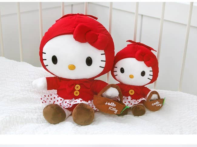 Cargue la imagen en el visor de la galería, Sanrio Hello Kitty with Red Cape Deco Plush
