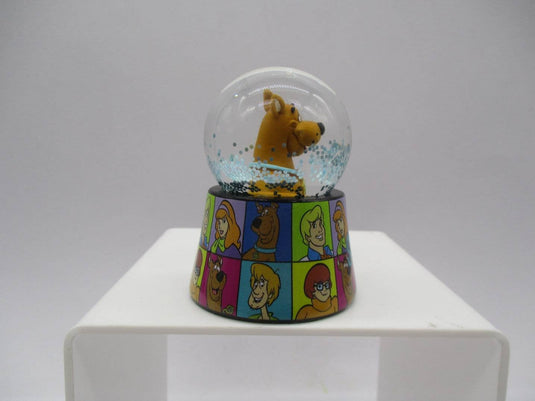 Scooby Doo and Logo Boxed 45mm Light Up Snow Globe