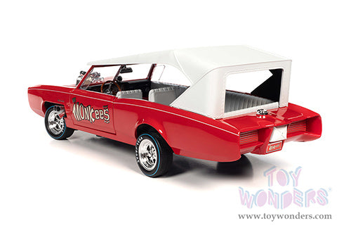 Load image into Gallery viewer, Auto World Silver Screen Machines - Monkeemobile with Four Monkees 1966 1/18 Scale Diecast Model Car
