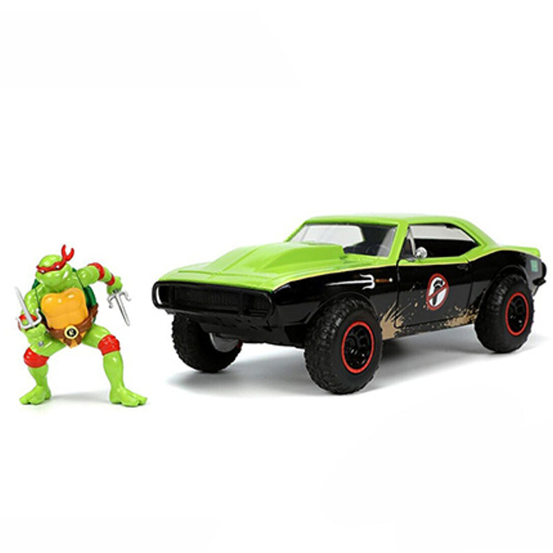 Cargue la imagen en el visor de la galería, Tortugas Ninja: Chevrolet® Camaro® de 1967, versión sucia con auto fundido a presión Raphael
