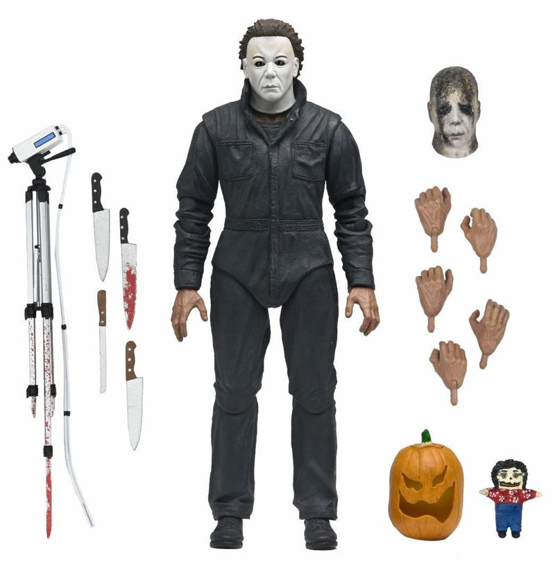 Cargue la imagen en el visor de la galería, Action figure with accessories on a white background
