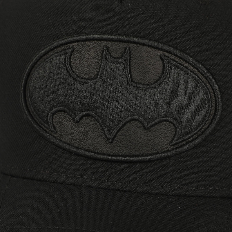 Cargue la imagen en el visor de la galería, Bioworld DC Comics: The Batman Symbol Embroidery With Pu Inlay Poly Wool B104 A Frame Snapback
