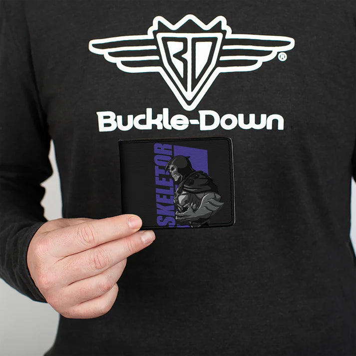 Chargez l&#39;image dans la visionneuse de la galerie, Masters of the Universe - HE-MAN and SKELETOR Silhouette Text Poses Men&#39;s Bi-Fold Wallet
