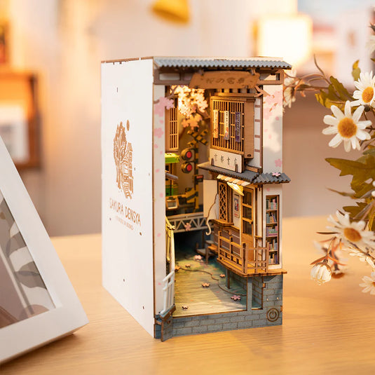 Robotime Rolife - Sakura Densya DIY Book Nook Shelf Insert Figure