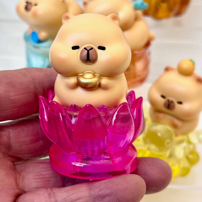 Chargez l&#39;image dans la visionneuse de la galerie, Capybara Light Up Jewel 1pc Figure Blind Box
