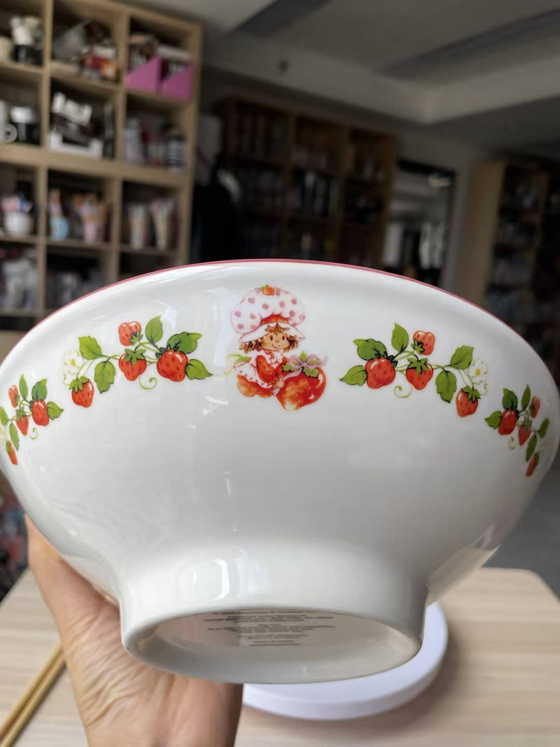 Cargue la imagen en el visor de la galería, Strawberry Shortcake - Vintage Berries 30oz Ceramic Ramen Bowl
