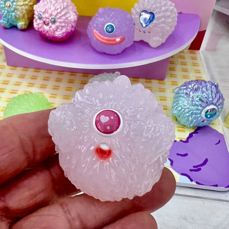 Chargez l'image dans la visionneuse de la galerie, BCmini Monster Ball Figurine 1pc Blind Box
