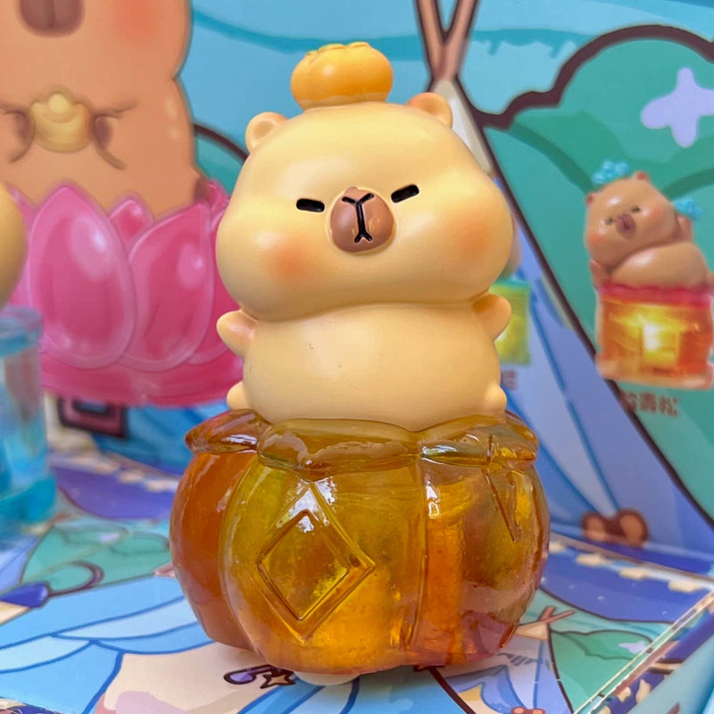 Chargez l&#39;image dans la visionneuse de la galerie, Capybara Light Up Jewel 1pc Figure Blind Box
