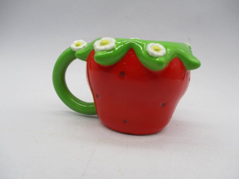 Cargue la imagen en el visor de la galería, Strawberry Shortcake Cake Ceramic 3D Sculpted Mug
