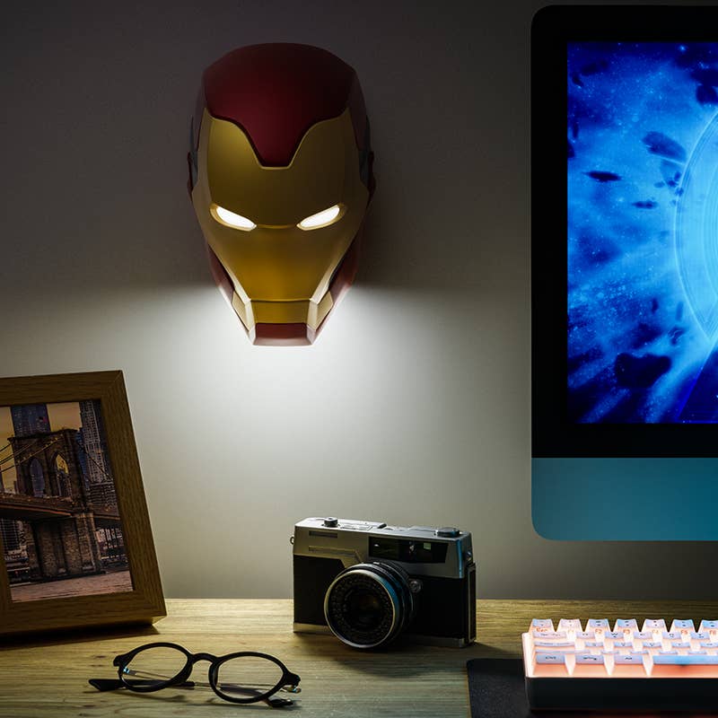 Cargue la imagen en el visor de la galería, Marvel - Iron Man Helmet Light
